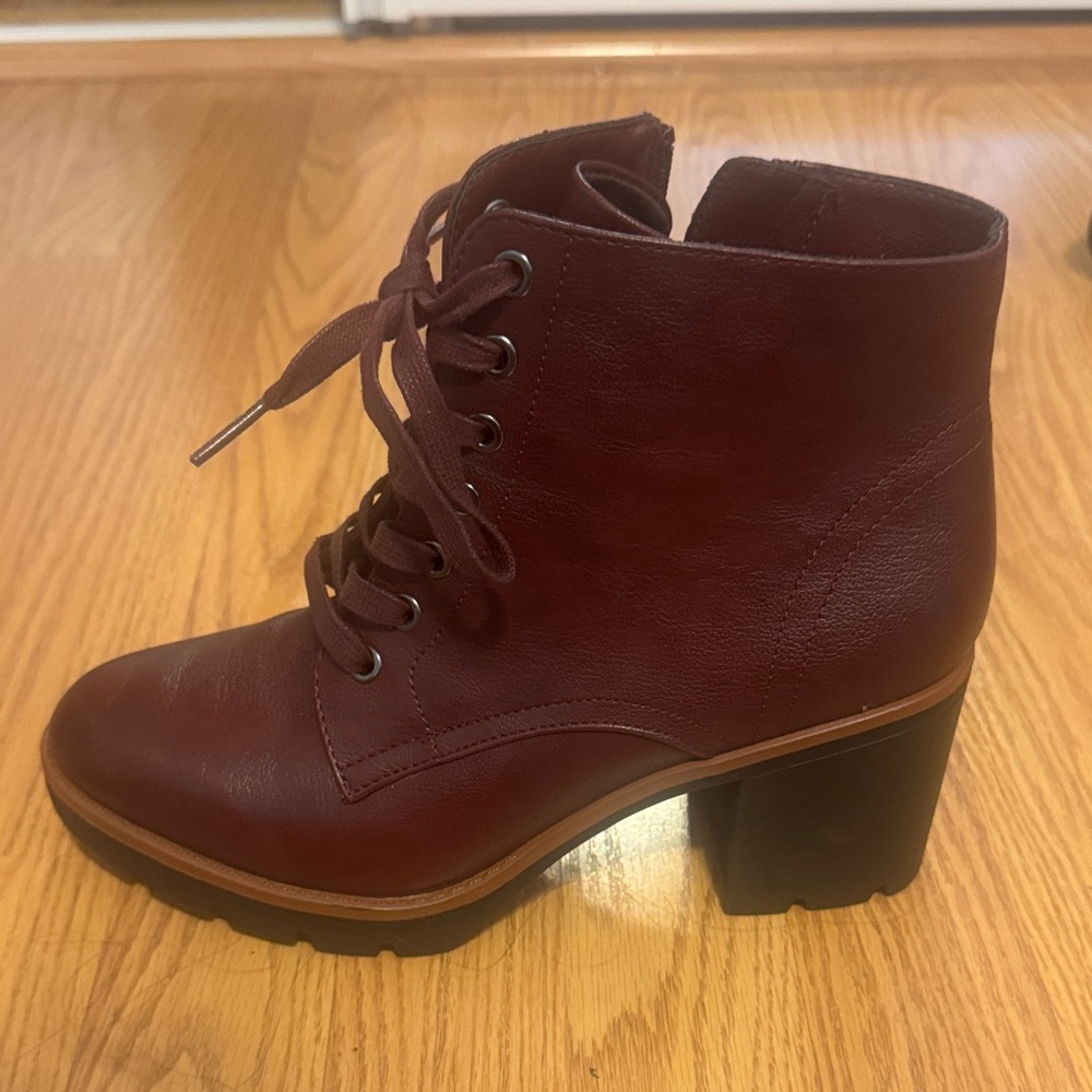 Naturalizer Women's Lace Up Burgundy Boots